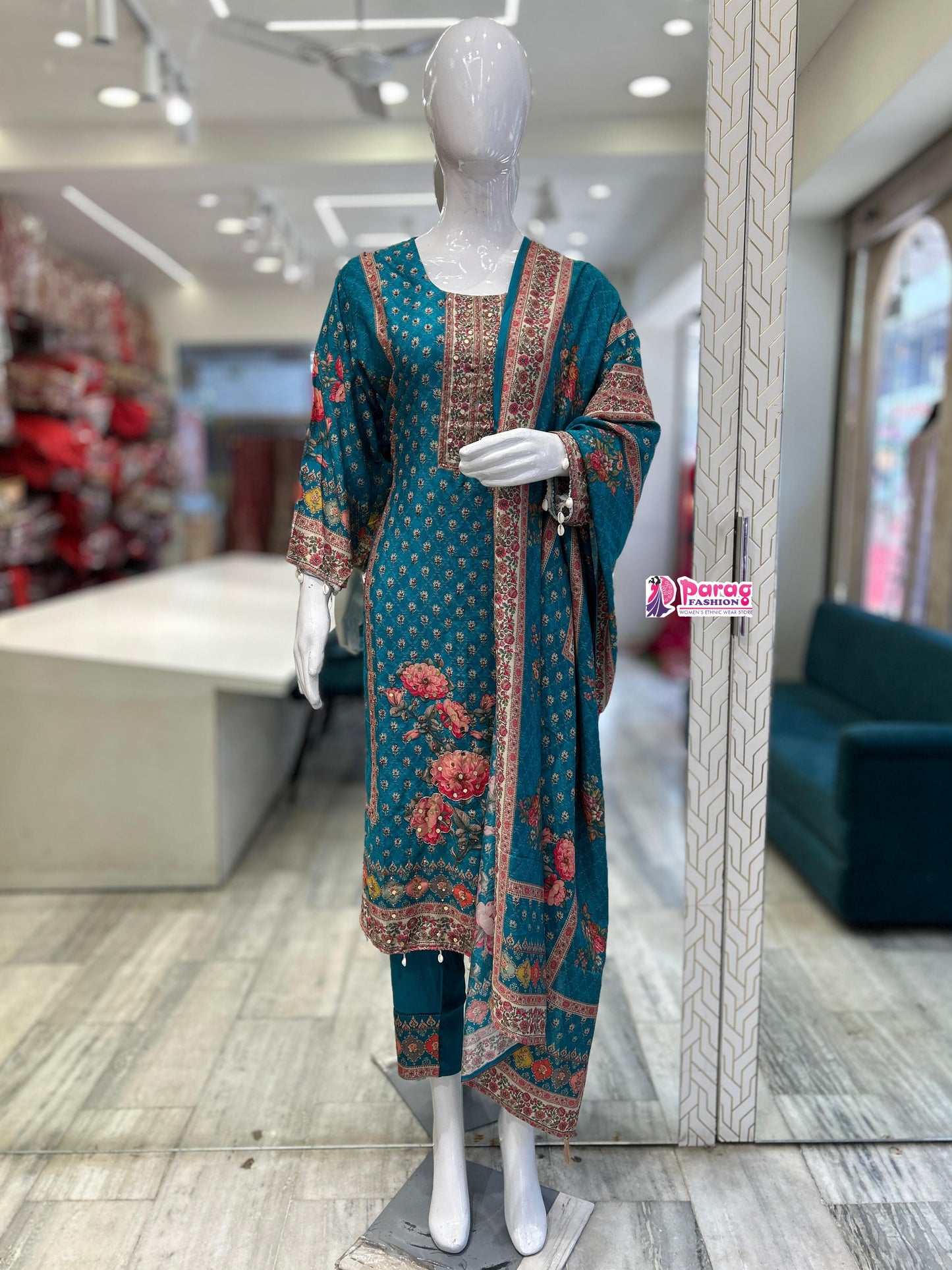 This firozi Crape Silk Kurti Set